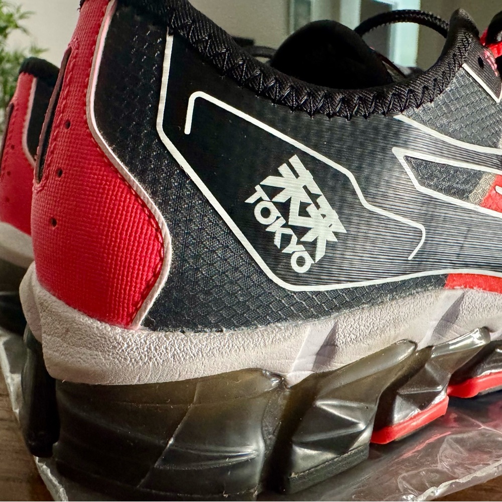 Asics
Men's Black Gel-Cumulus 20 Tokyo Shoes Limited Edtion Size 9